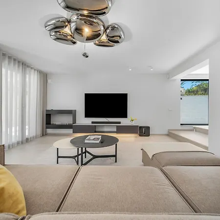 Villa Rio Beachfront