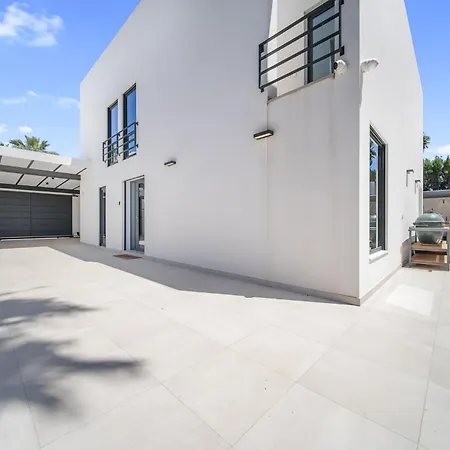 Villa Rio Beachfront