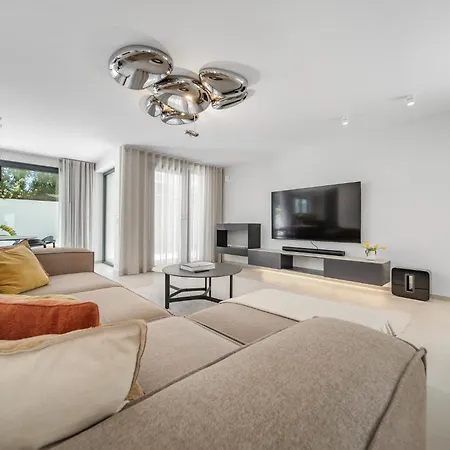 Villa Rio Beachfront *