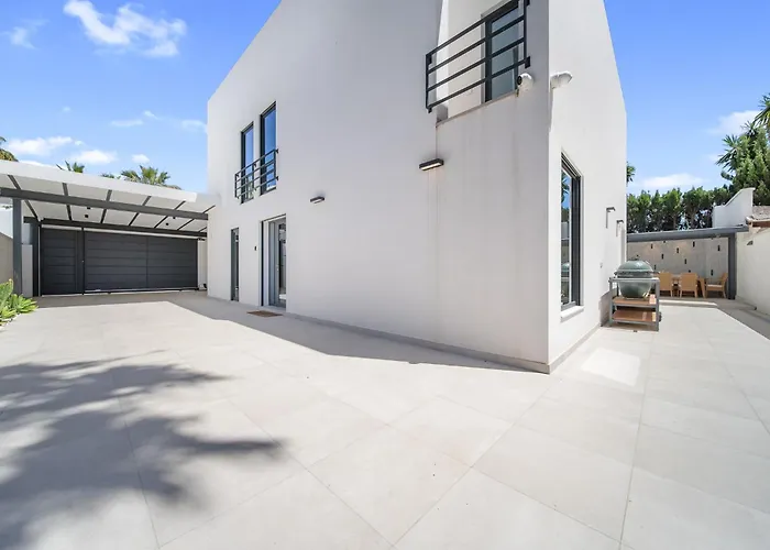 Villa Rio Beachfront