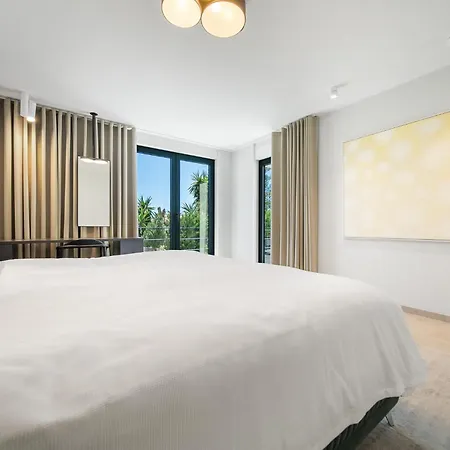 Rio Beachfront Μαρμπέλλα