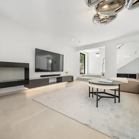 Rio Beachfront * Μαρμπέλλα